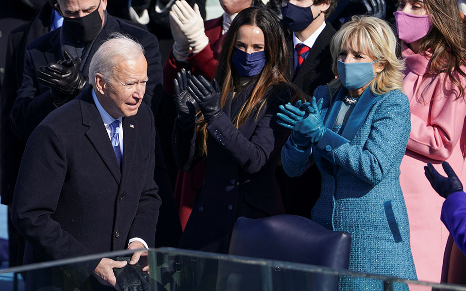 εμανουέλ-μακρόν-προς-τζο-μπάιντεν-welcome-back-561235750