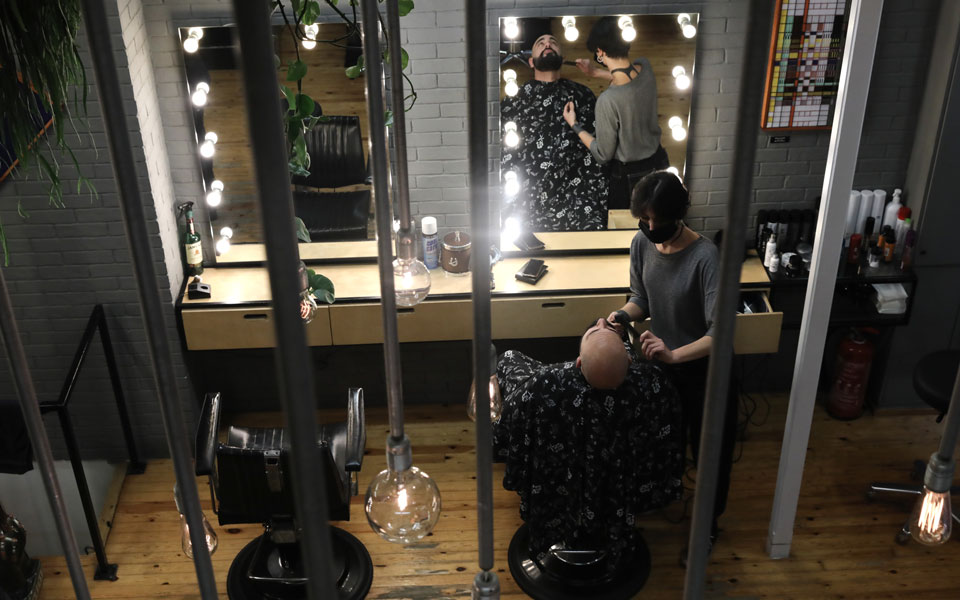 αδ-γεωργιάδης-δεν-ισχύει-για-τα-κομμωτ-561230407