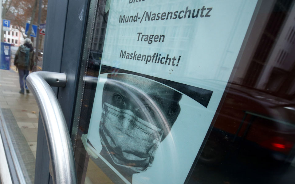 αυστηρότερα-μέτρα-και-παράταση-lockdown-στη-γ-561217237