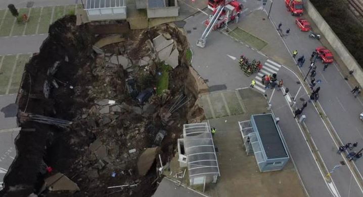 Ιταλία: Υποχώρησε το έδαφος σε πάρκινγκ νοσοκομείου-1
