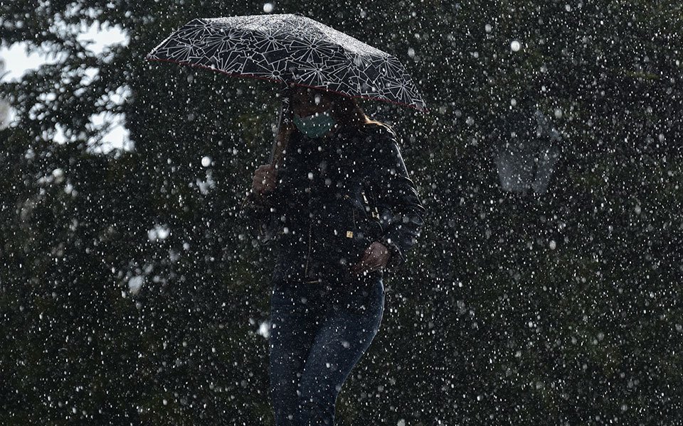 βροχές-καταιγίδες-και-χιόνια-στα-ορει-561215062