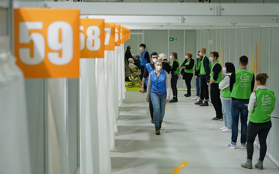 εμβολιασμοί-τα-πιστοποιητικά-και-οι-σ-561232969