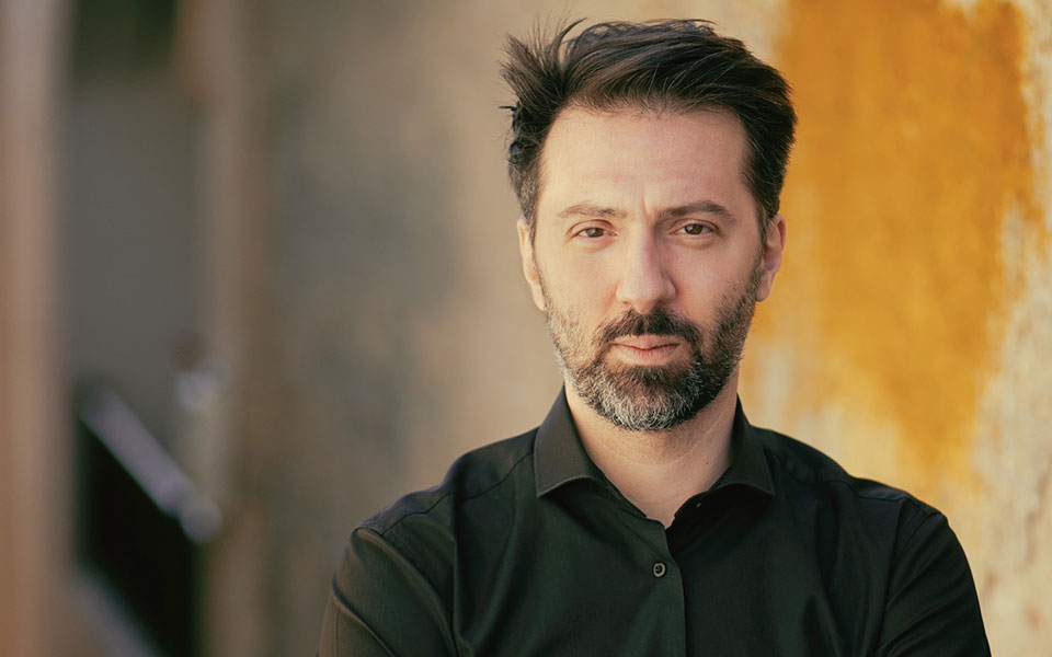 με-βαρβαρέσο-κάνει-ποδαρικό-το-μέγαρο-561223723