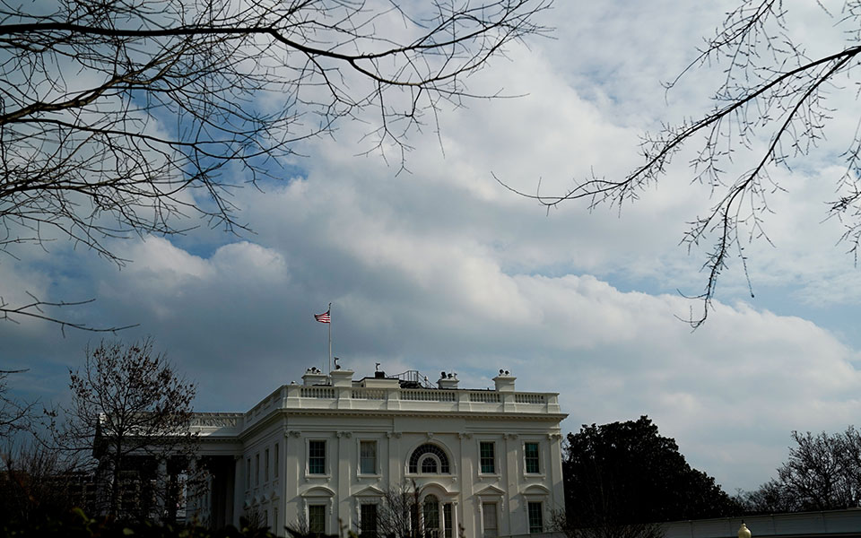 ο-τραμπ-σχεδιάζει-να-φύγει-από-την-ουάσ-561229912
