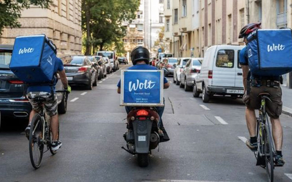 στη-διανομή-προϊόντων-σούπερ-μάρκετ-ε-561228778