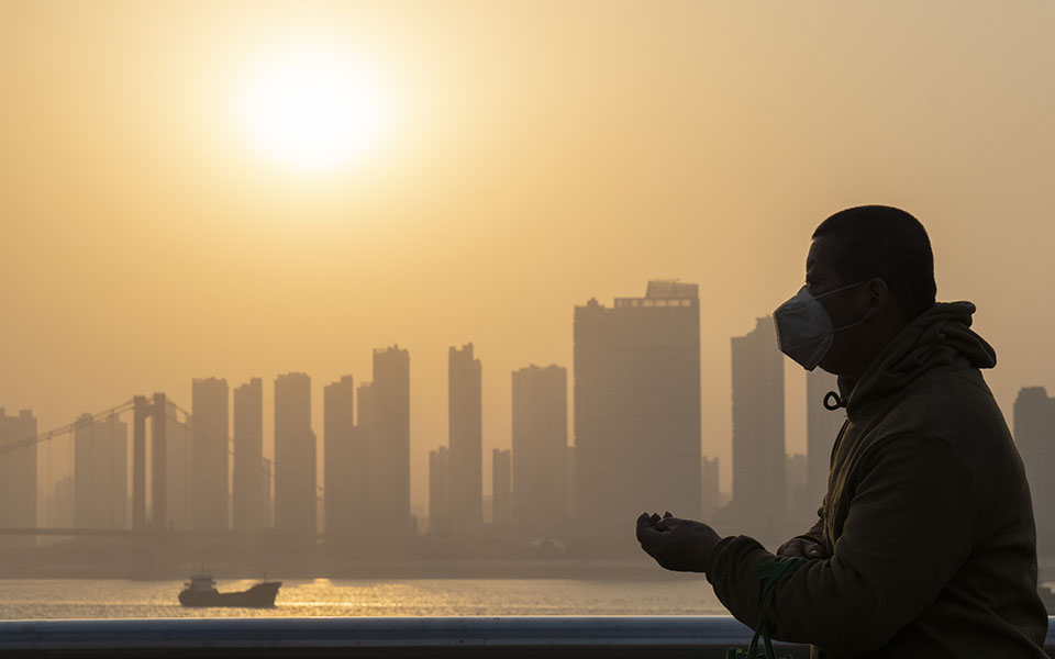 ερωτηματικό-η-πηγή-προέλευσης-του-νέο-561238822
