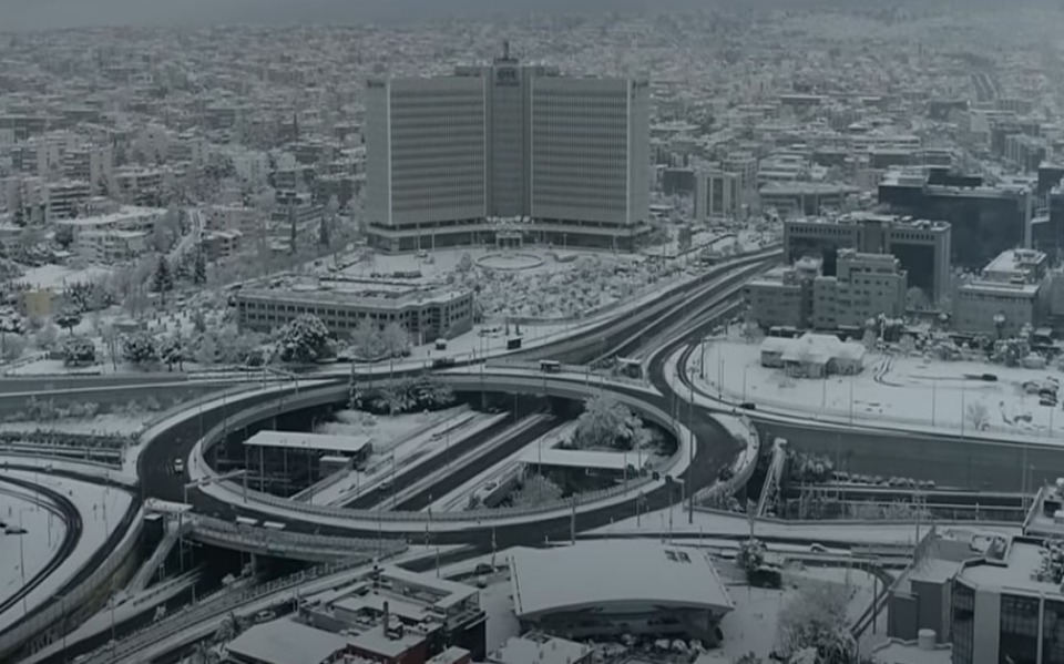 η-χιονισμένη-αθήνα-από-ψηλά-βίντεο-561265891