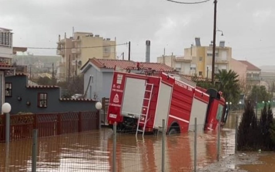 νεκρός-πυροσβέστης-στον-έβρο-561248683