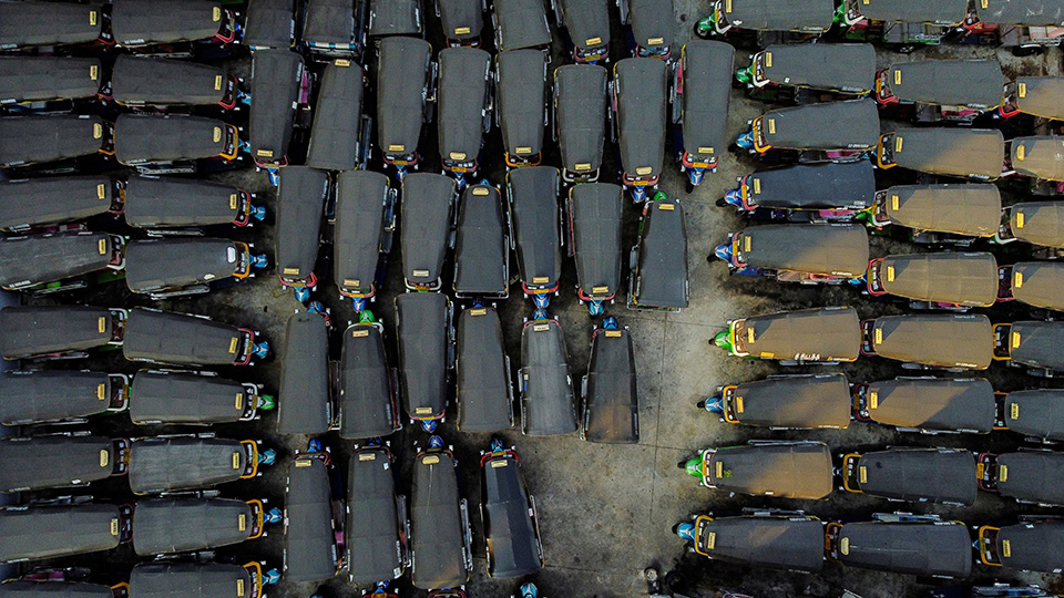 Ανεργία από ψηλά