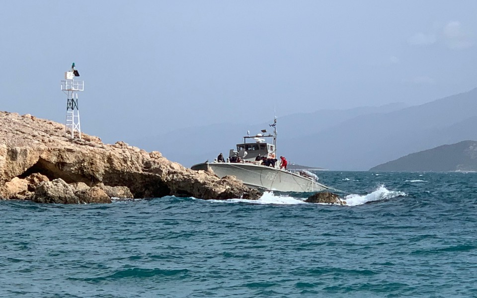 Σάμος: Παράκτιο περιπολικό προσάραξε σε αβαθή-1