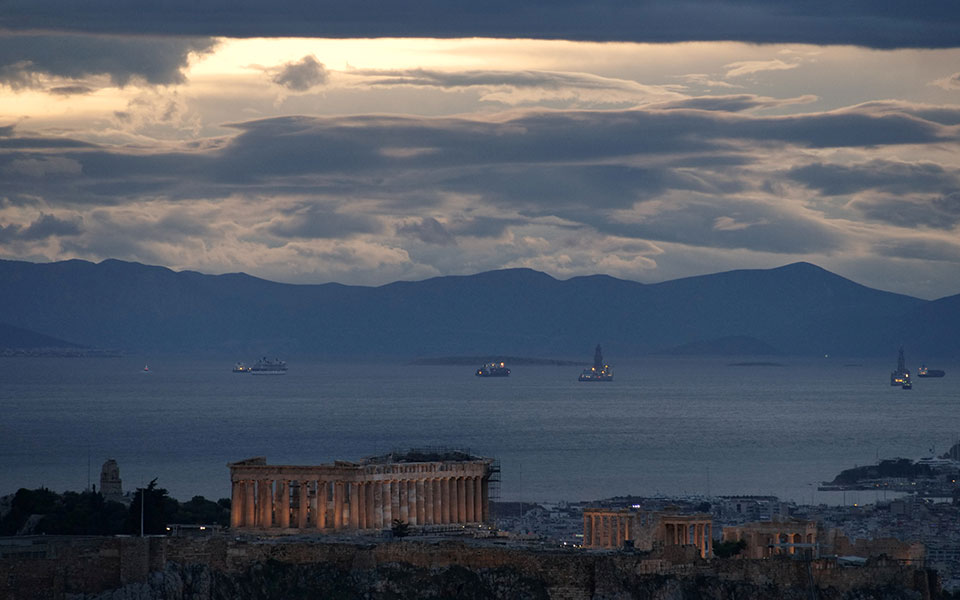 προς-απαγόρευση-κυκλοφορίας-στις-6-μ-μ-561254146