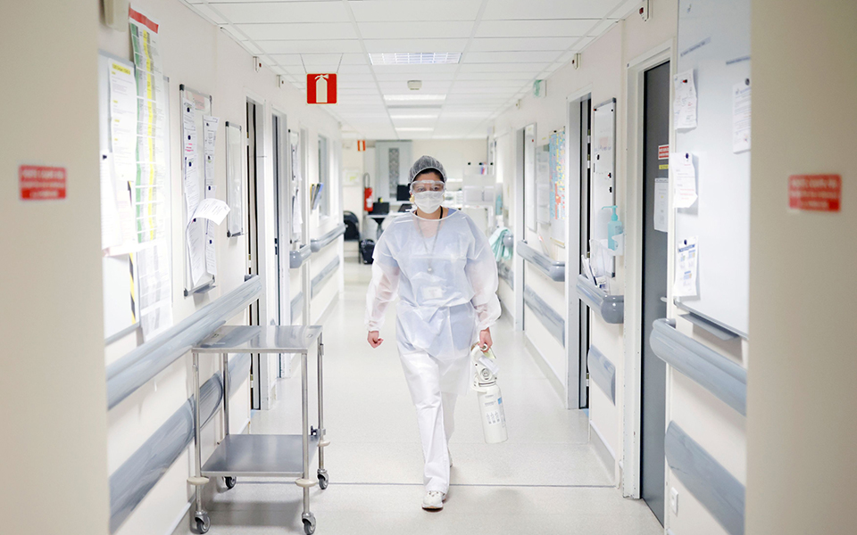 543-νέα-κρούσματα-σε-όλη-τη-χώρα-σταθερά-561248755