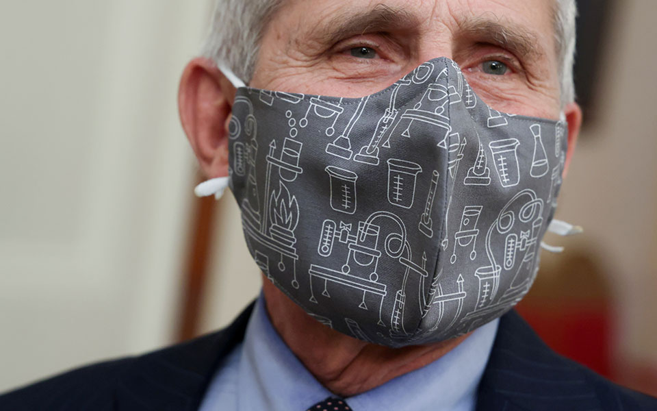 ναι-στη-διπλή-μάσκα-από-τον-άντονι-φά-561251617