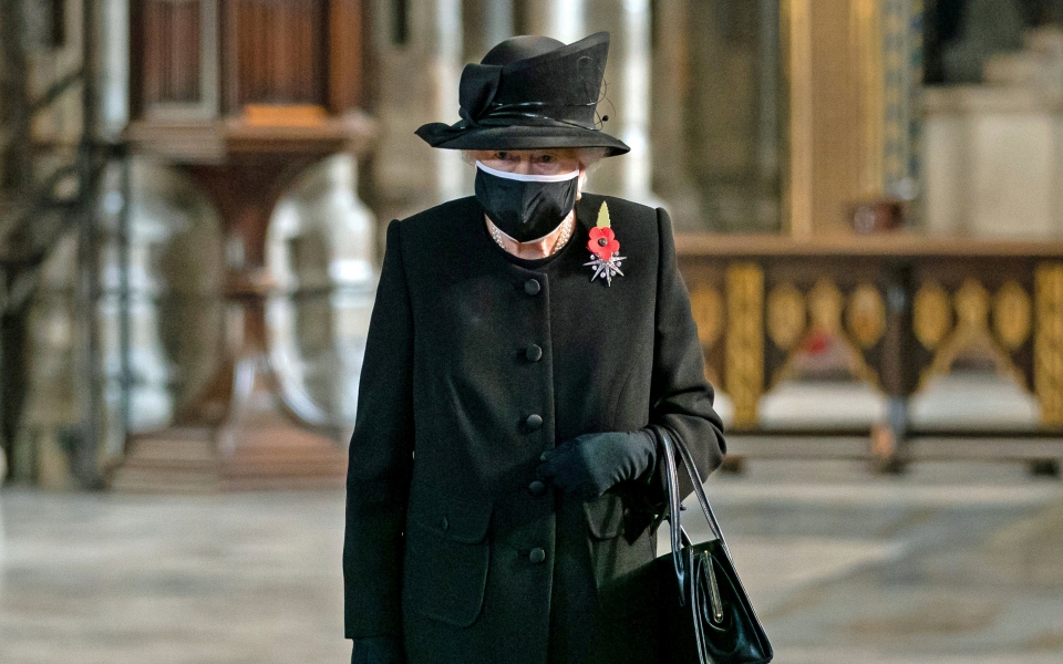 βασίλισσα-ελισάβετ-εμβολιαστείτε-σ-561277327