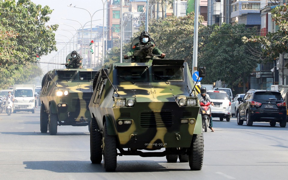 πραξικόπημα-στη-μιανμάρ-ο-στρατός-μπλ-561252343