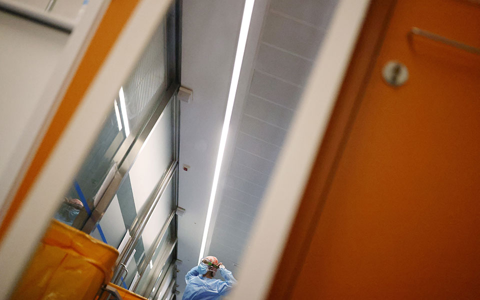 ισχυρή-πίεση-για-4η-ημέρα-1-195-τα-νέα-κρούσ-561254110