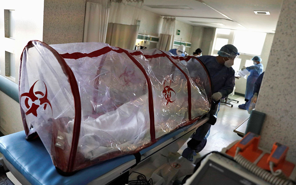 Νεογέννητα δίνουν μάχη με την Covid σε μαιευτήριο του Μεξικό-10