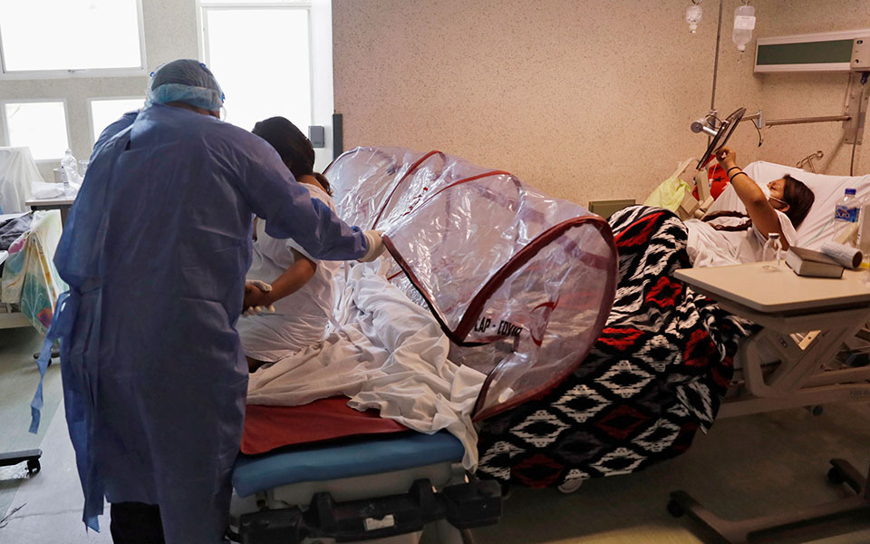 Νεογέννητα δίνουν μάχη με την Covid σε μαιευτήριο του Μεξικό-8