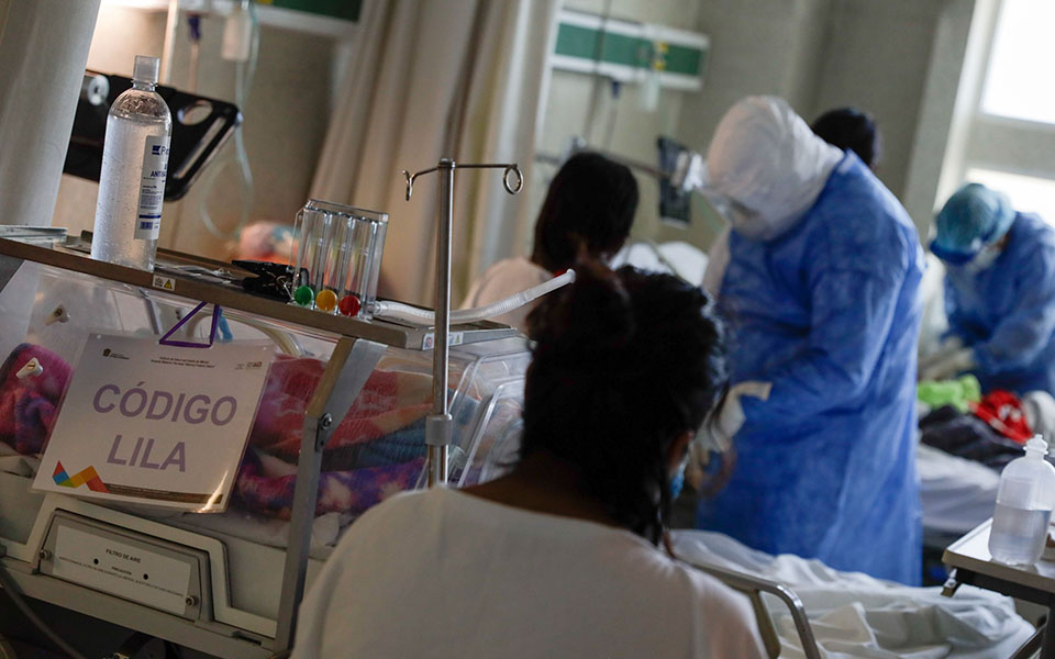 Νεογέννητα δίνουν μάχη με την Covid σε μαιευτήριο του Μεξικό-3