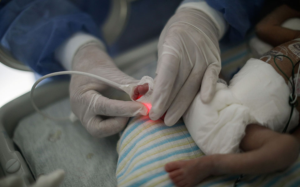 Νεογέννητα δίνουν μάχη με την Covid σε μαιευτήριο του Μεξικό-9