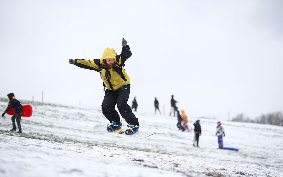 Ψυχρή εισβολή έντυσε στα λευκά την Ευρώπη (εικόνες)-15