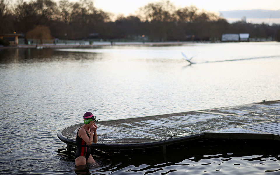 Ψυχρή εισβολή έντυσε στα λευκά την Ευρώπη (εικόνες)-9