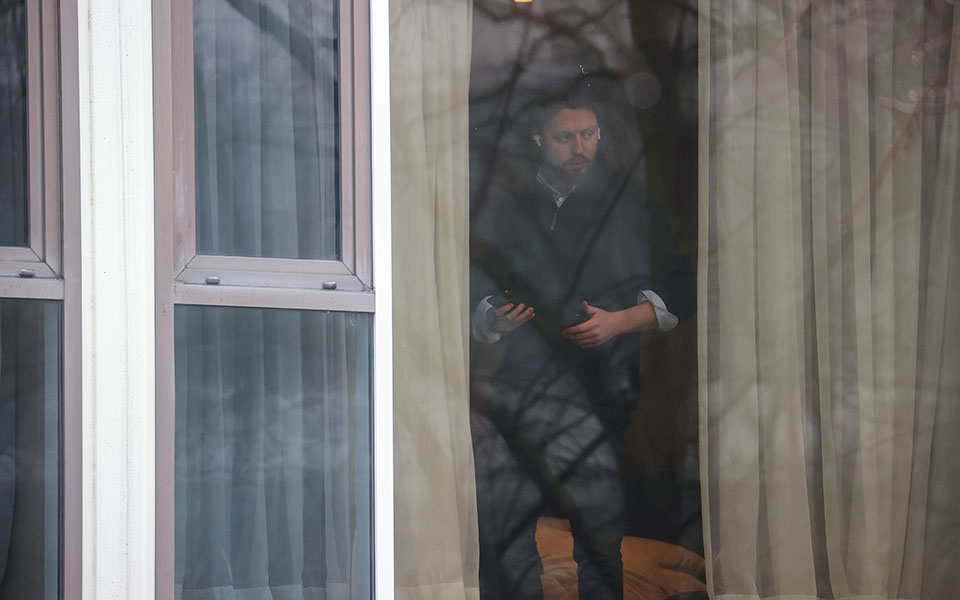 Βρετανία: Τα δωμάτια στα ξενοδοχεία καραντίνας «είναι σαν φυλακή» (εικόνες)-12