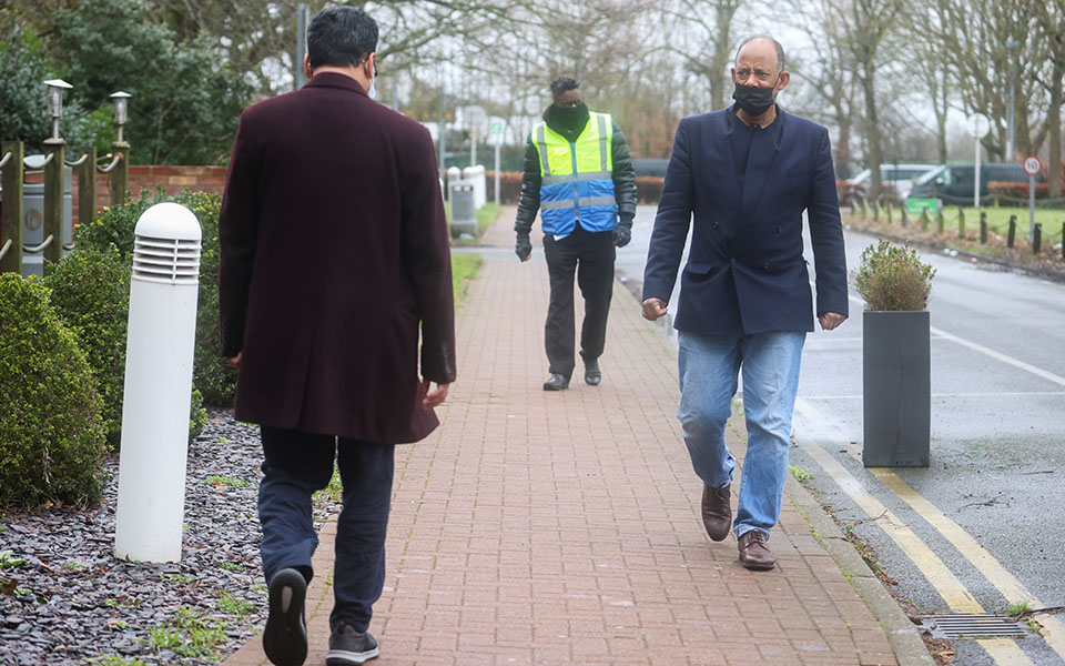 Βρετανία: Τα δωμάτια στα ξενοδοχεία καραντίνας «είναι σαν φυλακή» (εικόνες)-3