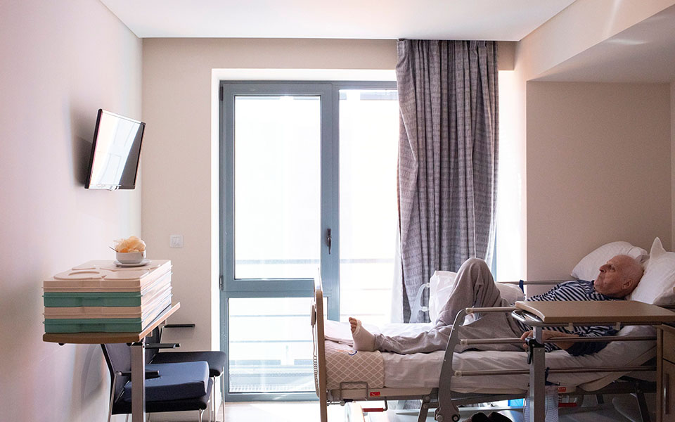 50 ημέρες σκοτάδι: Ο μακρύς δρόμος ανάρρωσης από βαριά Covid-5