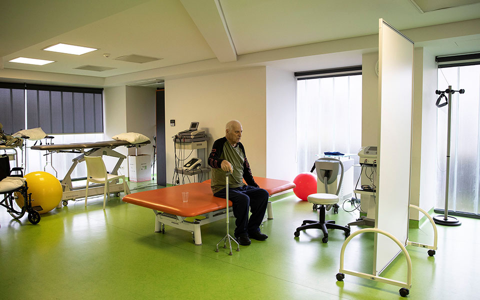 50 ημέρες σκοτάδι: Ο μακρύς δρόμος ανάρρωσης από βαριά Covid-6