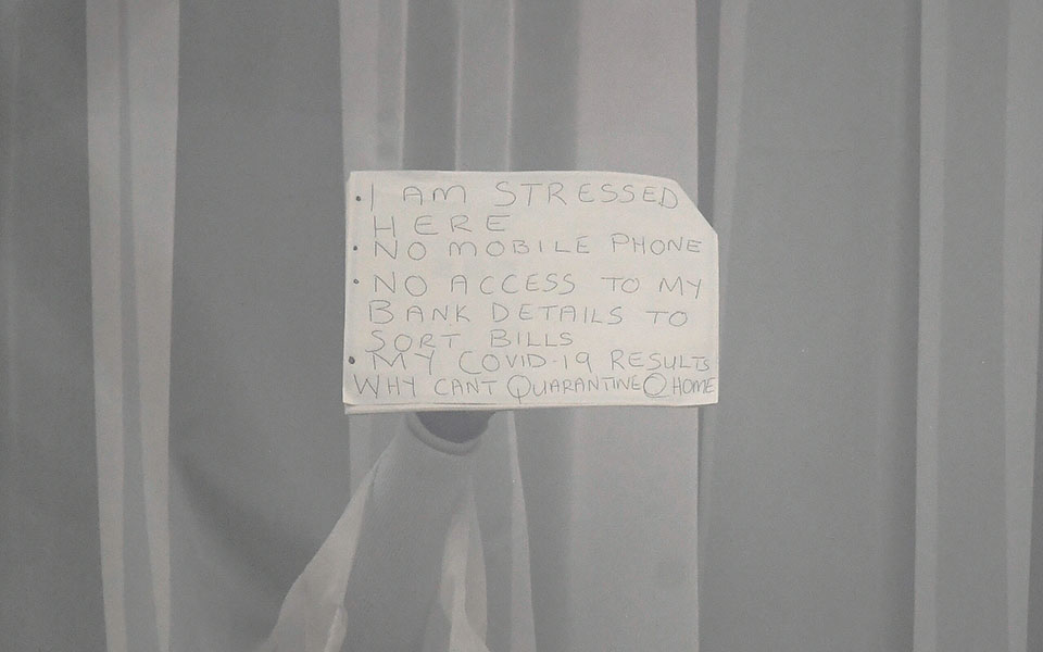 Βρετανία: Τα δωμάτια στα ξενοδοχεία καραντίνας «είναι σαν φυλακή» (εικόνες)-5