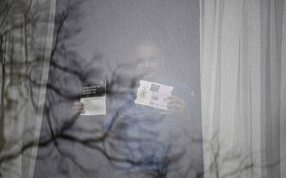 Βρετανία: Τα δωμάτια στα ξενοδοχεία καραντίνας «είναι σαν φυλακή» (εικόνες)-4