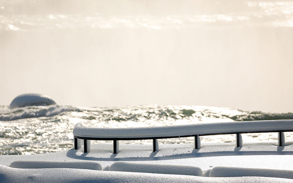 Τα «παιχνίδια» της ίριδας στον παγωμένο Νιαγάρα-3