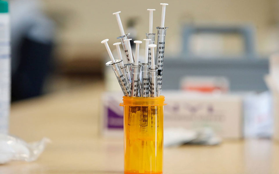 fda-πράσινο-φως-για-το-εμβόλιο-μιας-δόσ-561275404