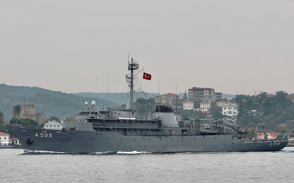 άγκυρα-ελληνικά-f-16-πάνω-από-το-τσεσμέ-561274327