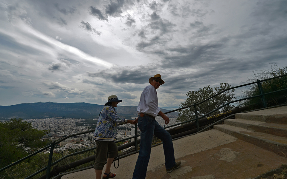 καιρός-βουτιά-της-θερμοκρασίας-μέχ-561279583