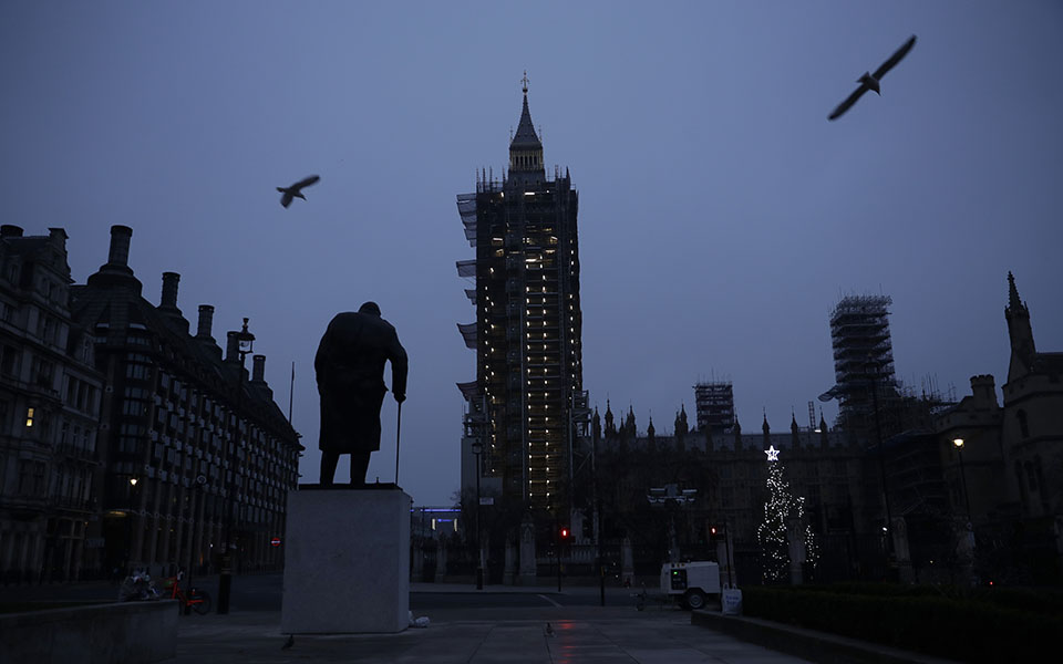 βρετανία-ανησυχία-για-τη-νοτιοαφρικα-561248587