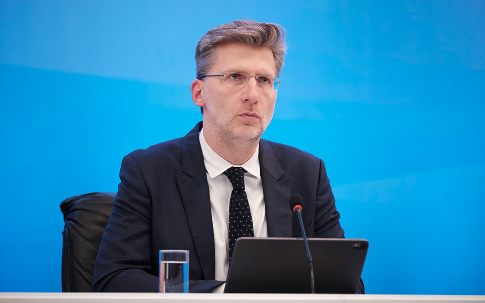 ο-α-σκέρτσος-μήνυσε-τον-γ-τράγκα-561275620