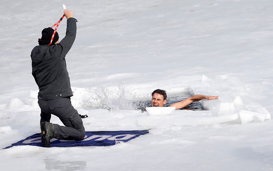 Μόνο με το μαγιό