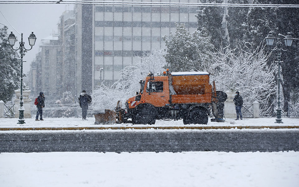Ολονύχτια μάχη για αποκατάσταση της ηλεκτροδότησης-3