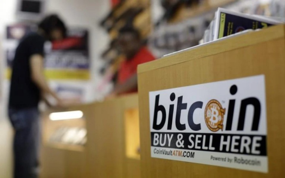 η-tesla-αγοράζει-15-δισ-δολάρια-σε-bitcoins-561256831