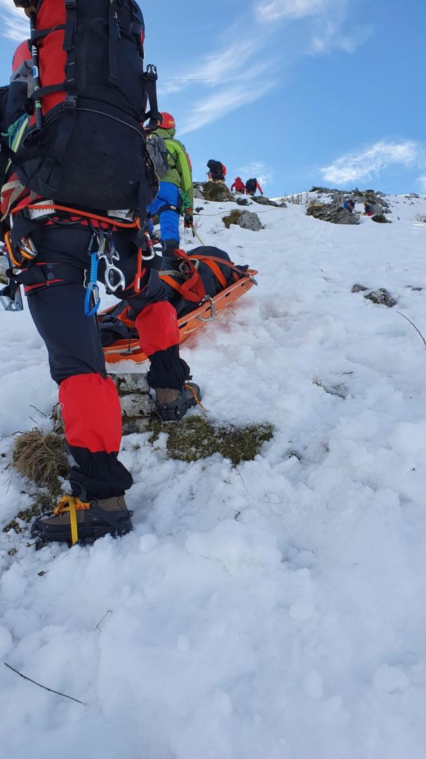 Καρέ – καρέ η επιχείρηση ανάσυρσης της σορού του 32χρονου πιλότου-2