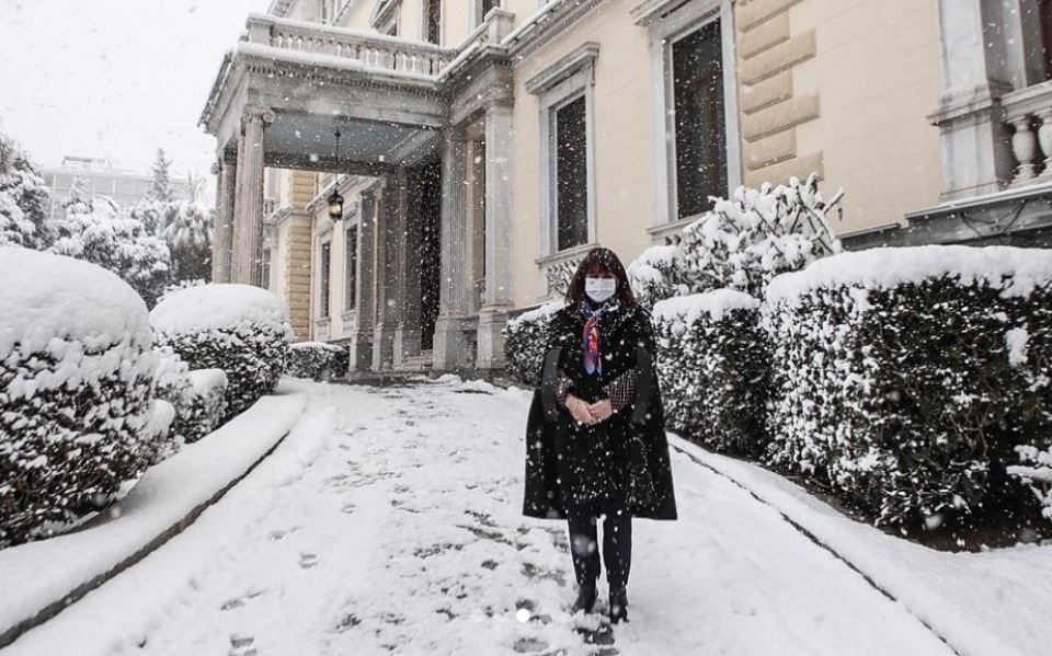 οι-αναρτήσεις-σακελλαροπούλου-μητσο-561266263