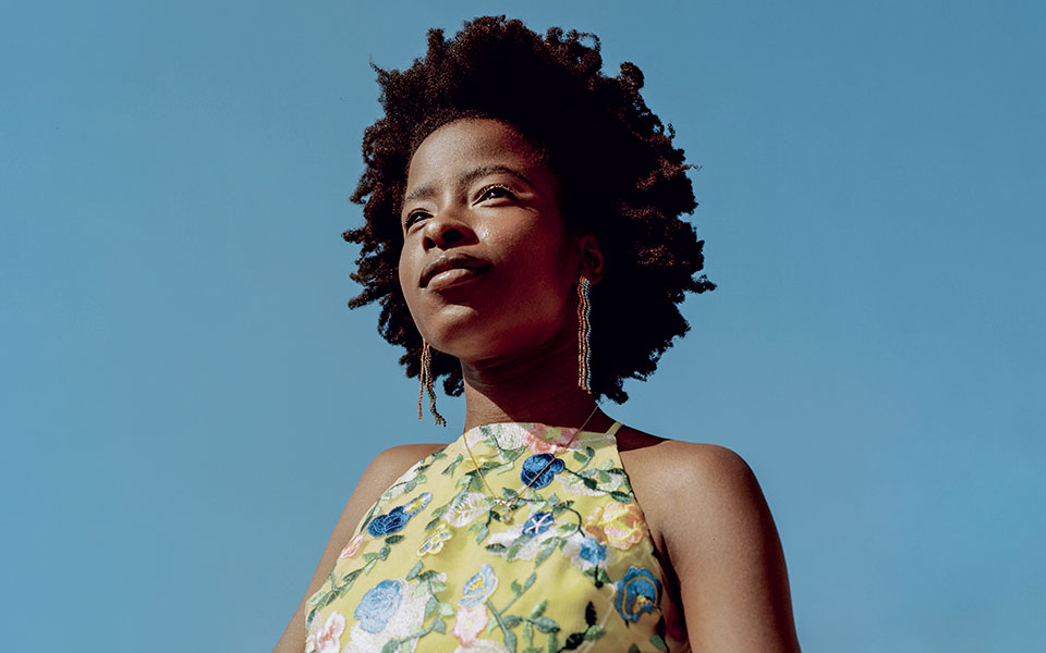 ποιήτρια-ποπ-σταρ-ακτιβίστρια-561264694