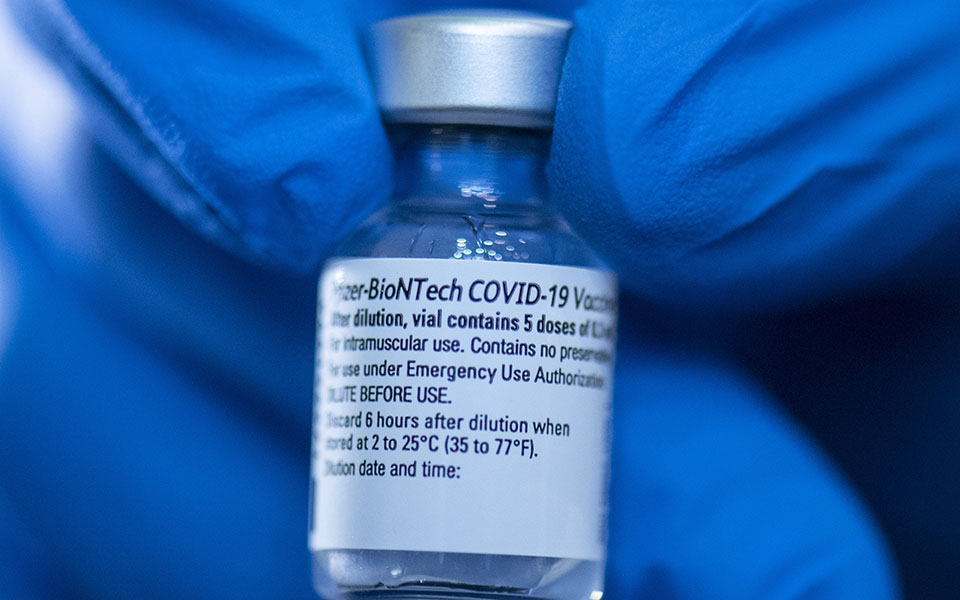 διπλασιάζει-η-pfizer-τον-ρυθμό-παραγωγής-εμ-561257791