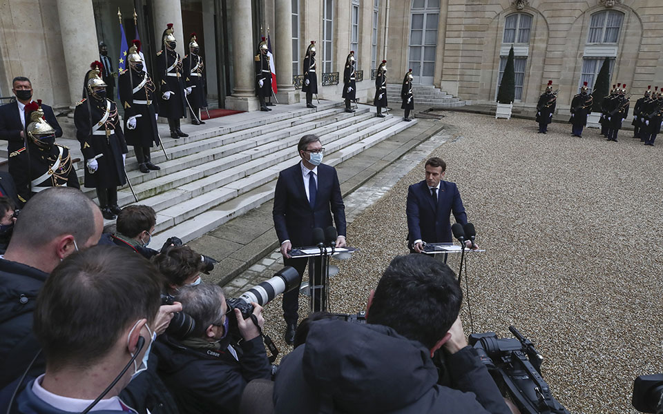 μακρόν-για-εμβόλια-η-ευρώπη-να-δράσει-τ-561248563