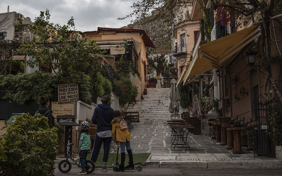 μάχη-για-τον-έλεγχο-της-έξαρσης-στην-ατ-561251284