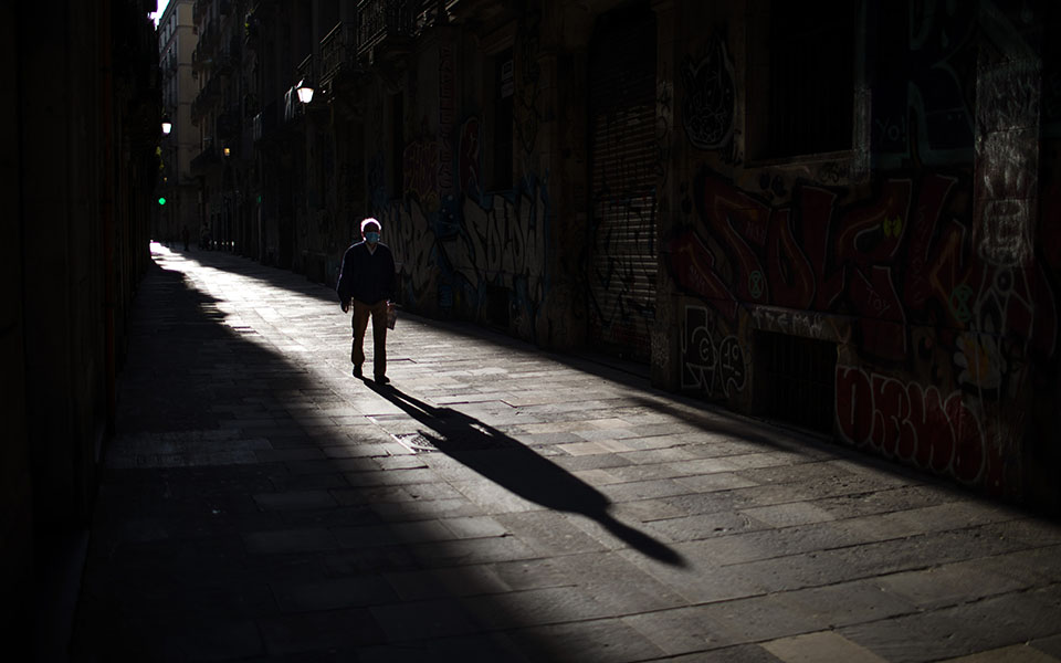 καθολικό-lockdown-μία-από-τις-επιλογές-561251263