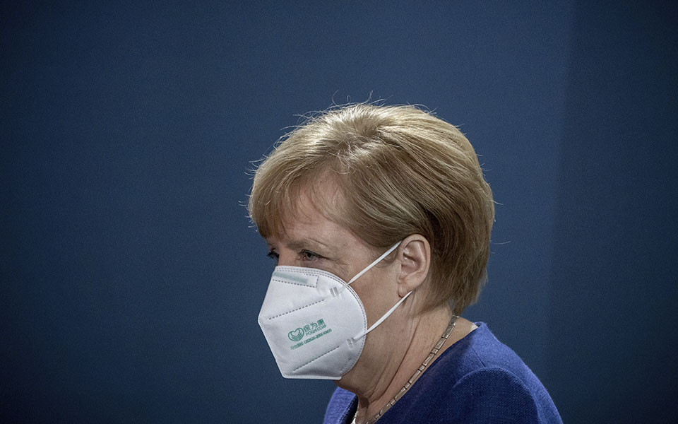 όταν-η-μέρκελ-ξέχασε-τη-μάσκα-της-βίντε-561268828