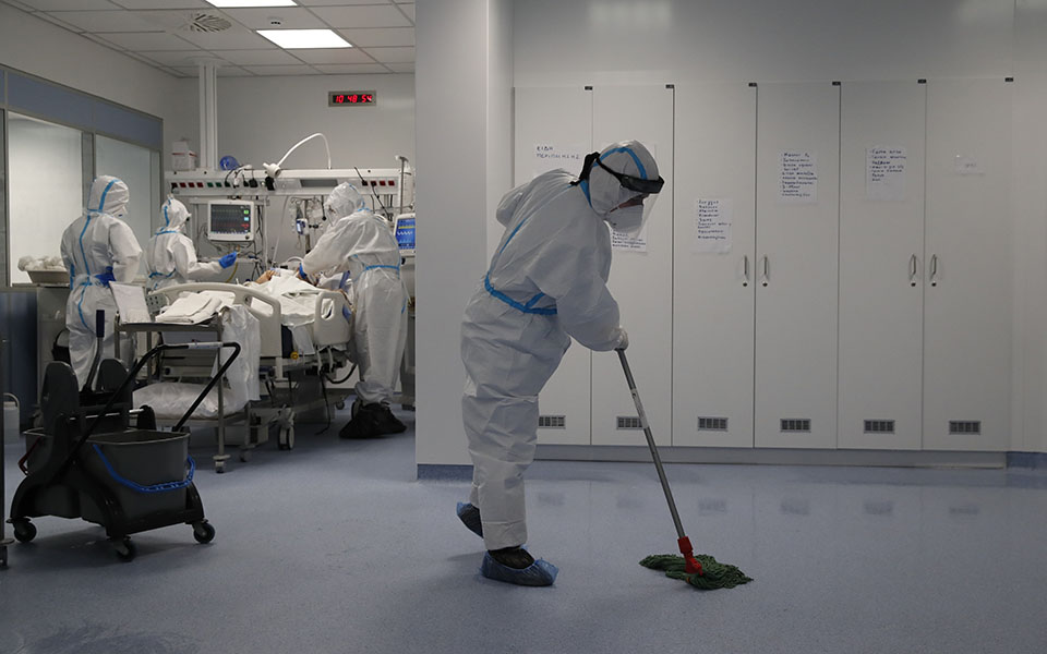 «Δεν σε είδα, δεν σε ξέρω»: Οι αφανείς ήρωες των ΜΕΘ-10